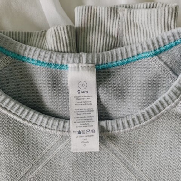 ivivva light purple long sleeve - Picture 3 of 3